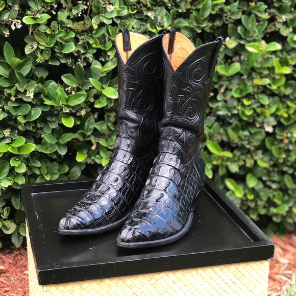 lucchese black gator